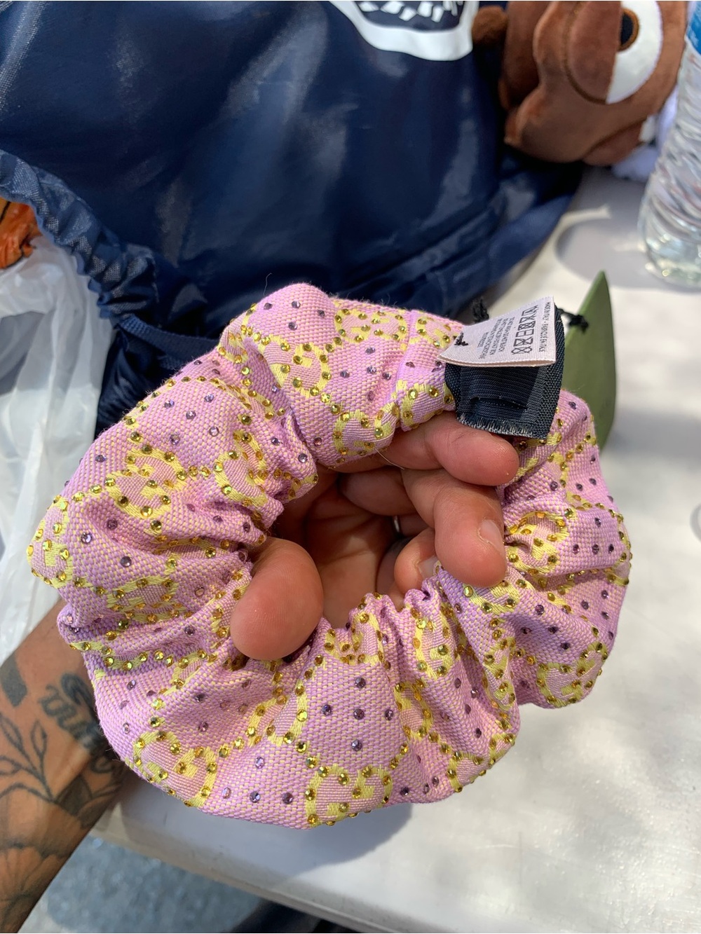 Gucci Pink Scrunchie with Gold Logo Embellishment - Picture 5 of 12